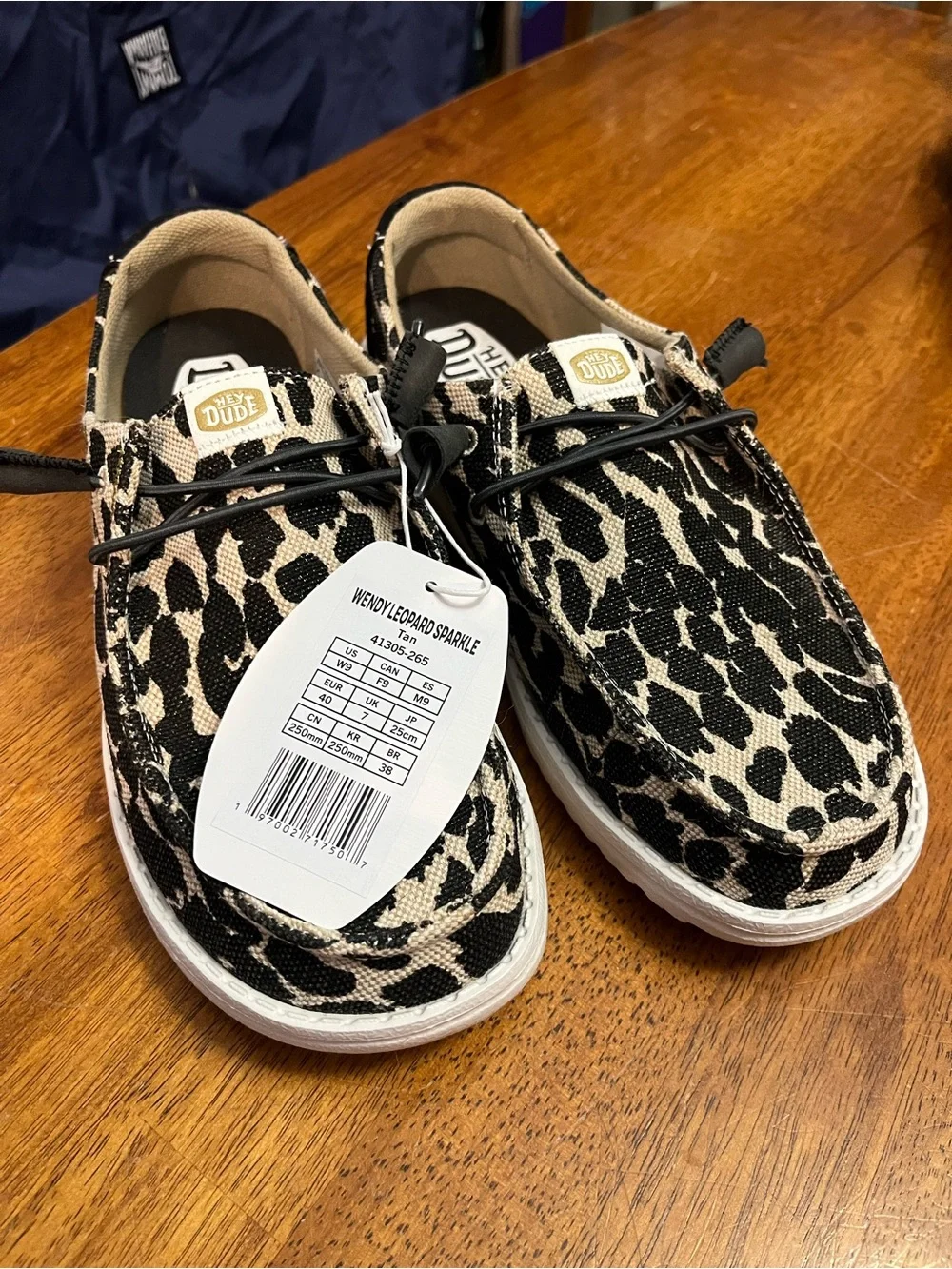 Hey Dude Women’s Wendy Leopard Sparkle Tan - Size 9 - Picture 2 of 2